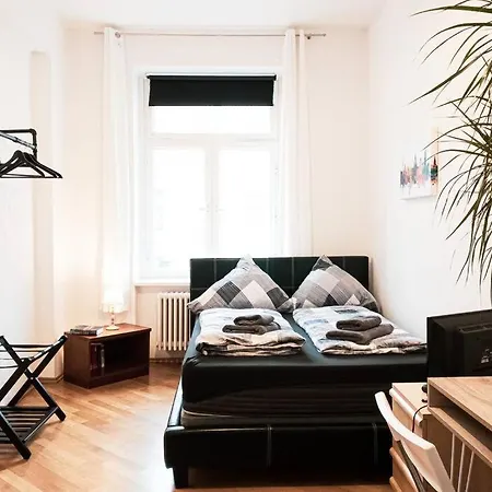Altbau Mit Charme In Der Südvorstadt - Balkon, Frühstück&netflix