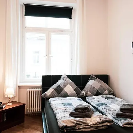 Privatunterkunft Altbau Mit Charme In Der Südvorstadt - Balkon, Frühstück&netflix