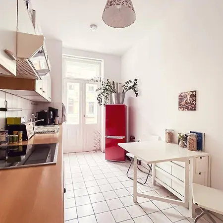 Altbau Mit Charme In Der Südvorstadt - Balkon, Frühstück&netflix *